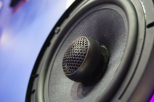 汽车加个低音炮多少钱 汽车加个低音炮多少钱