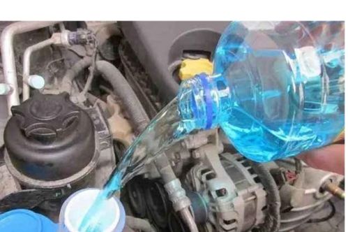 汽车水箱水加多少 汽车水箱水加多少
