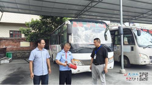 汽车制造厂安全员多少人(汽车制造厂的安全保障团队，安全员的数量与职责)