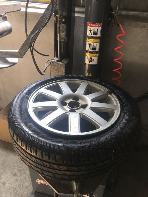 汽车轮胎补胎要多少钱(汽车轮胎补胎费用详解)