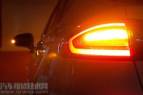 汽车换尾灯多少钱一个(汽车换尾灯价格解析,了解成本,明智决策) 汽车换尾灯多少钱一个(汽车换尾灯价格解析,了解成本,明智决策)