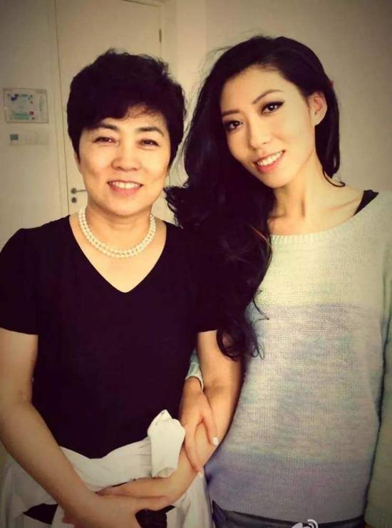 曲婉婷母亲曾贪污3.5亿元职工安置费